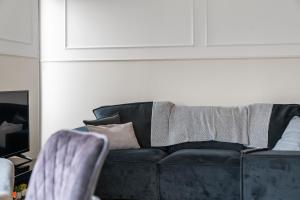 Modern 2 bedroom penthouse with free parking