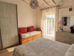 Fattoria Cristina Family Duplex with Pool, Panoramic Terrace & Farm Animals - Bilo Rosa