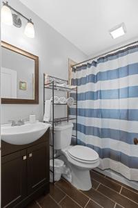 Minutes to Downtown Park & Zoo Trendy at Hoyt