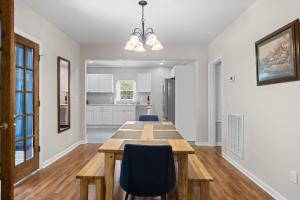 Minutes to Downtown Park & Zoo Trendy at Hoyt