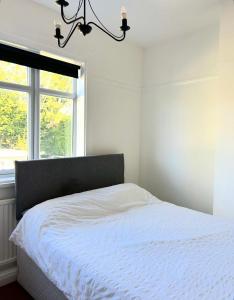 West Street House 7 Beds Sleeps 10