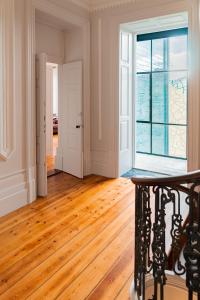 18th Century Italia Suite with Historic Charm & Modern Luxury in Central Porto 2N