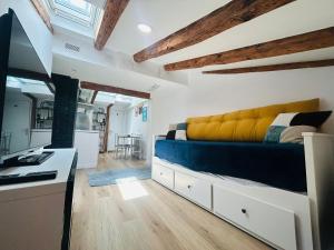 Santa Ana 2 bedrooms , 2 bathrooms