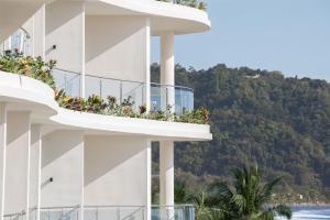 Claritas Beach Bar & Resort