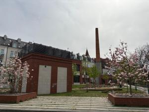 Staromiejski Bulwar by the river