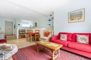 GuestReady - Charming 2bed with Patio in Putney