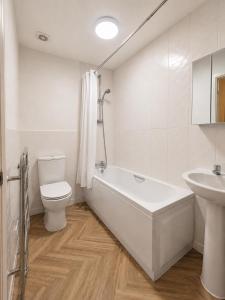 2 Bedroom Webster Park Apartment with Free Parking