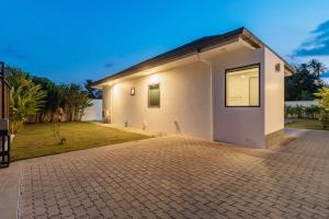3 Villas 9BR 3 Pools Perfect for Big Groups V305