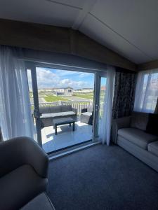 Golden Anchor - Moselle Lodge - Coastal Caravan Breaks