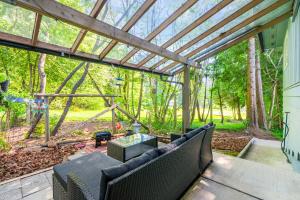 Bright and Cozy 1BR Suite, Quiet Coquitlam Stay