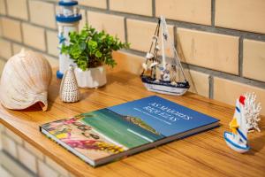 Apartamento com Café no 1º Dia, Kit Fondue e Aquecedor no Quarto a 300m da Praia para Casais