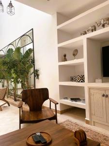 Riad 3 chambres, Piscine chauffée, Petit Déjeuner et ménage quotidien inclus