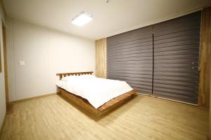 Muan Viento Sol Beach Pension