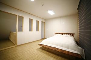Muan Viento Sol Beach Pension