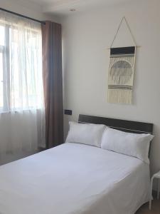 Modern Lavi Apartment with Pool Gym near Mall and 24 Hour Supermarket