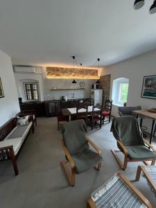 Villa Don Dan, Private Pool, Sea Views Near Split