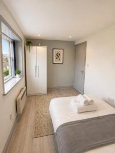 Reading Centre Luxe Apartment 3BR Sleeps 7