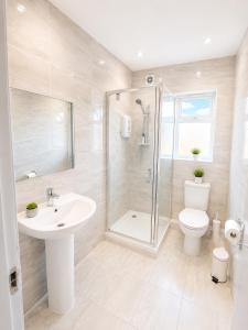 Reading Centre Luxe Apartment 3BR Sleeps 7