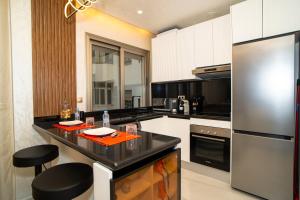 Hermes 1BR Apartement Close To Marina, Mall, Sea, Parking