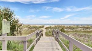 7A Mariners Walk by AvantStay