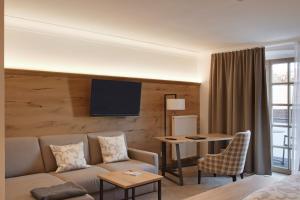 Comfort Double Room with Balcony room in Metzgerei Gasthof Romantik Hotel Der Millipp