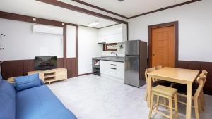 Taean Anmyeondo Lake and Sea Village Pension