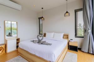 New Spacious 3BR w Pool Near Nai Harn Beach V310