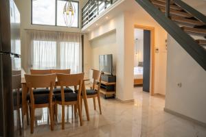 Evi Seaside Suites