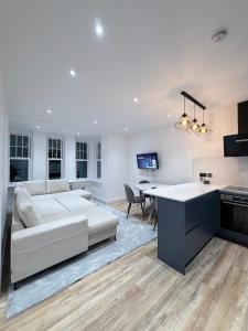 Chic Surbiton Retreat Fast Train to Ldn Waterloo