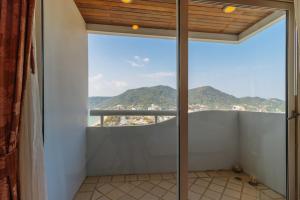 Walk Patong Biggest Building Best Sea Views C274