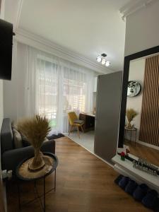 M&M Apartments CSV Home