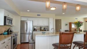 10 Surf Lane by AvantStay