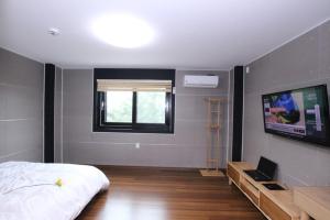 Uljin Blue Ara B pension