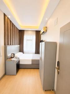 Crowned Boutique Hotel