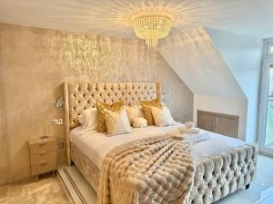 Luxury Family Home Near Mumbles with Sea Views - Pass the Keys
