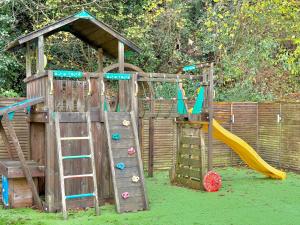 Luxury Family Home Near Mumbles with Sea Views - Pass the Keys