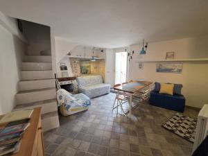 La Casa Bianca nel Borgo - by Be Your Home
