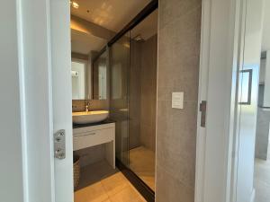 2-Bedroom Apt with PanoramicViews in Feel Building