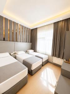 Crowned Boutique Hotel