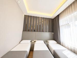 Crowned Boutique Hotel