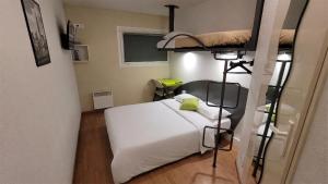 Good Night Hotel