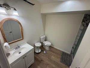 The Sterling Stay Modern Elegant 2 Bedroom