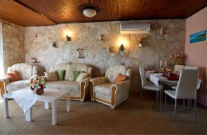 Wonderful terrace retreat