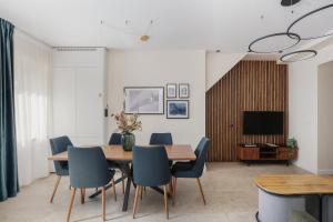 Old Town Escape - Central 3BR with Private Garden