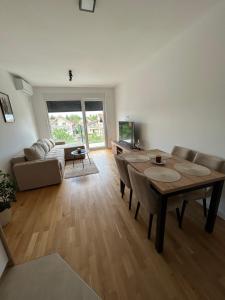 Lux Family Apartment