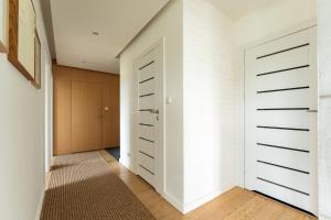 Taneczna Spacious Apartment by BookingHost
