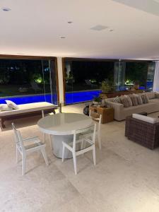 Casa elegante na melhor localização da Praia do Forte