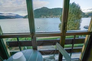 La veranda sul lago - spiaggia privata e vista lago