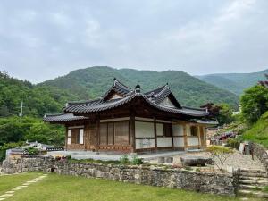 Wanju Hanok Pension Hyurim