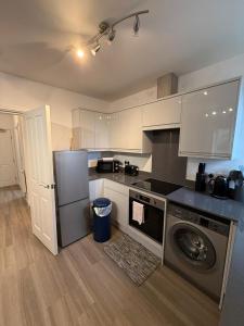 Stylish 2Double Bed Reading Flat, Near Prospect Park & Town Centre